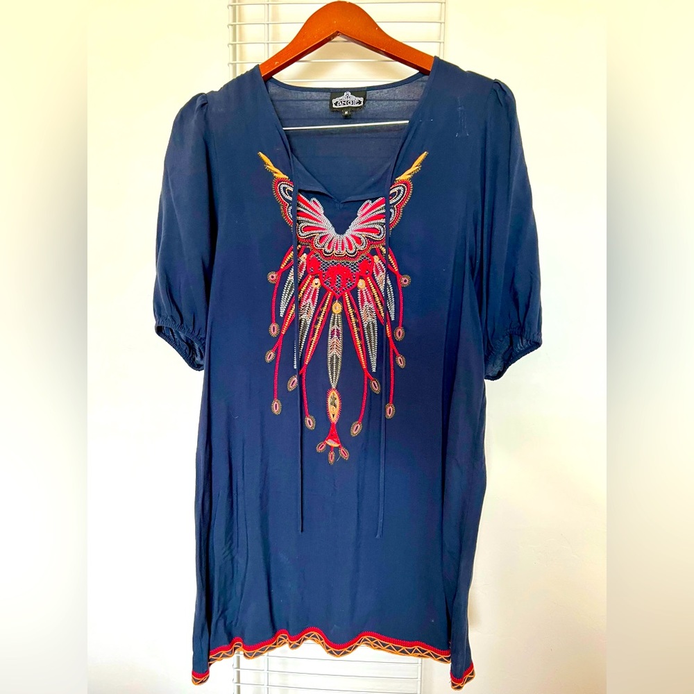 Angie size M blue dress w embroidered detail